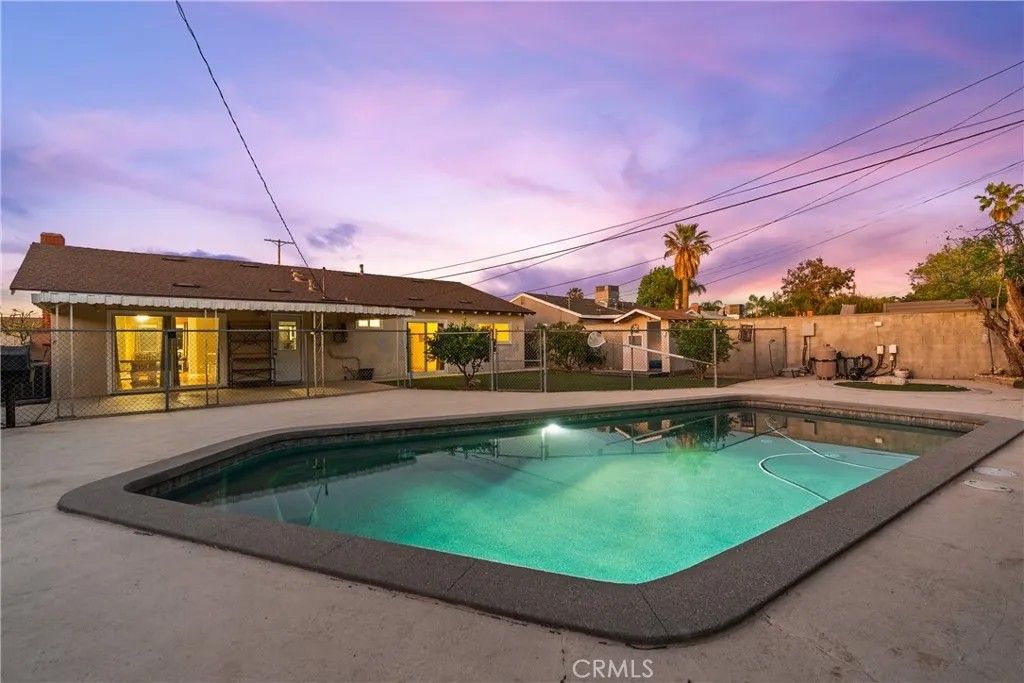 Photo of 15900 Napa St, North Hills, CA 91343 (MLS # SR26059096)