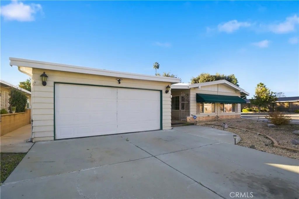 Photo of 2683 Chamise Way, Hemet, CA 92545 (MLS # CV25275564)