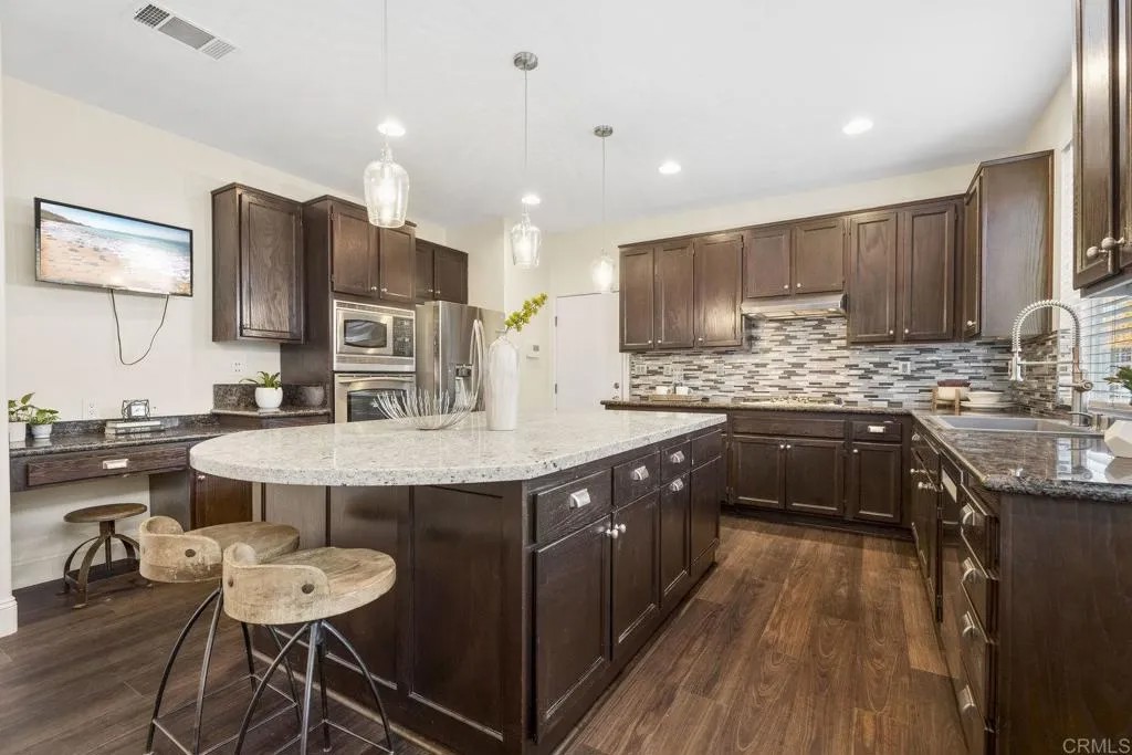 737 W Bel Esprit Circle