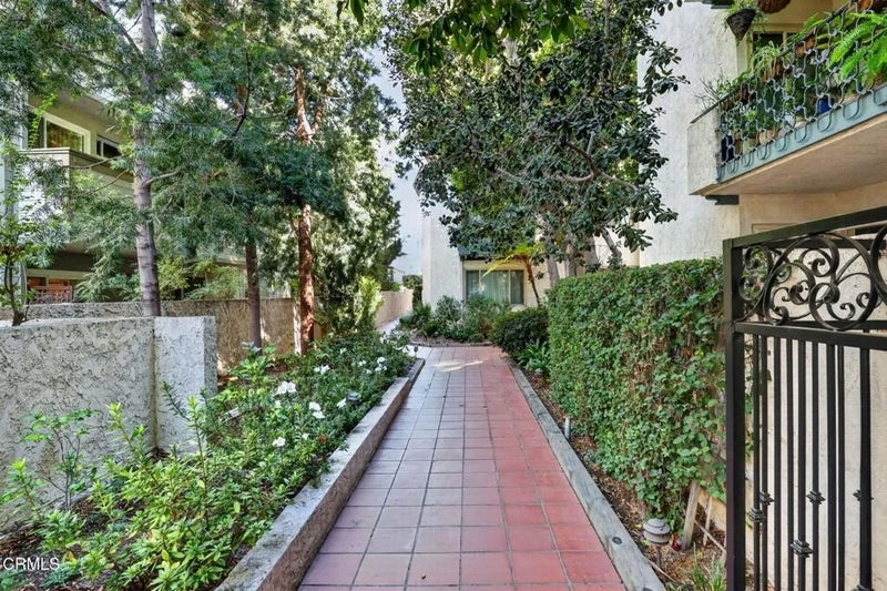 985 E California Boulevard 308