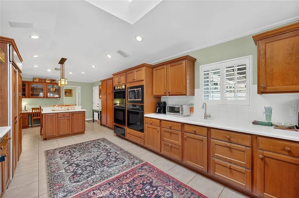 1355 Paseo Dorado