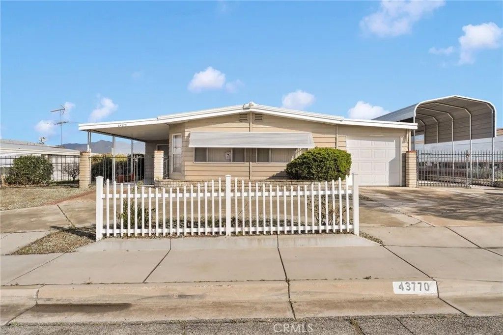 Photo of 43770 Mayberry Ave, Hemet, CA 92544 (MLS # HD26041272)