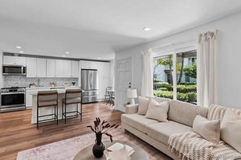 Photo of 13754 Mango Dr #103, Del Mar, CA 92014 (MLS # 260015036)