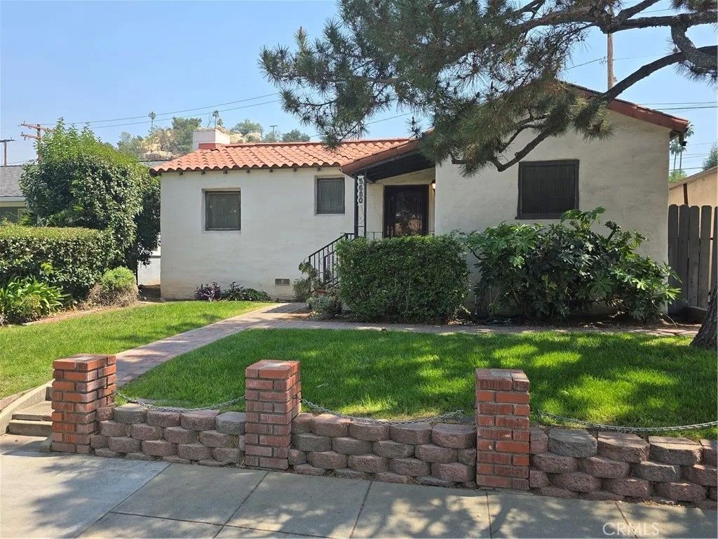 Photo of 5680 Osburn Pl, Riverside, CA 92506 (MLS # IV26079134)