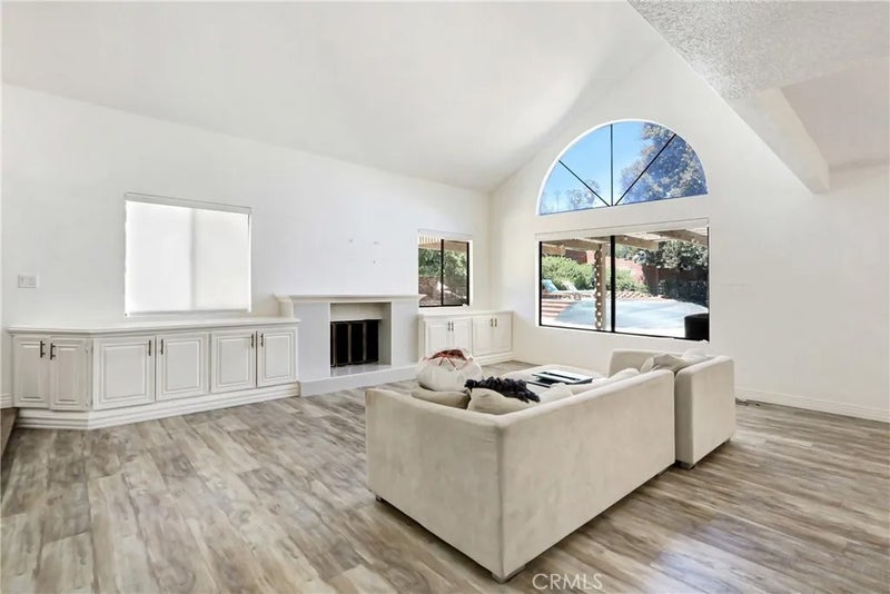 2161 Falcon Crest