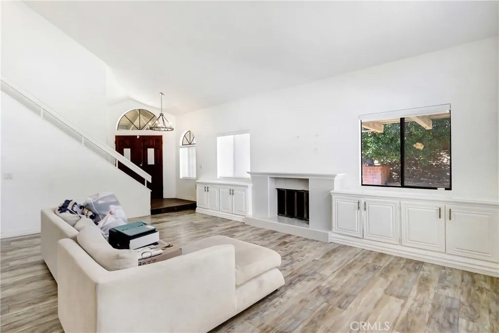 2161 Falcon Crest