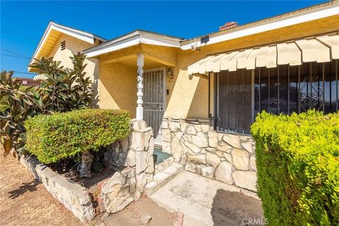 Tiny photo for 207 Los Angeles Avenue, Monrovia, CA 91016 (MLS # OC25231690)