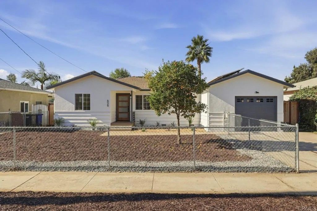 Photo of 629 Goldenrod Street, Escondido, CA 92027 (MLS # PTP2508406)