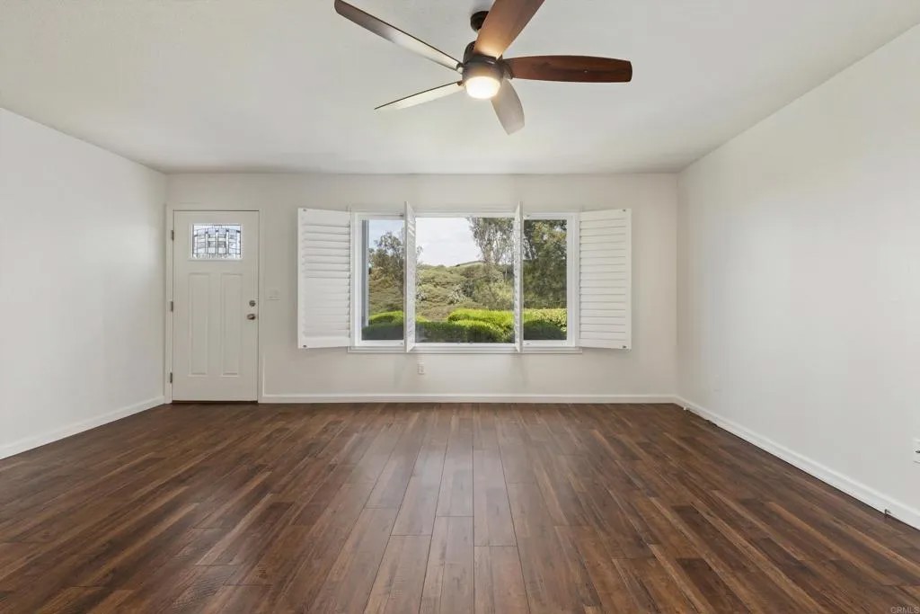 4378 Dowitcher Way