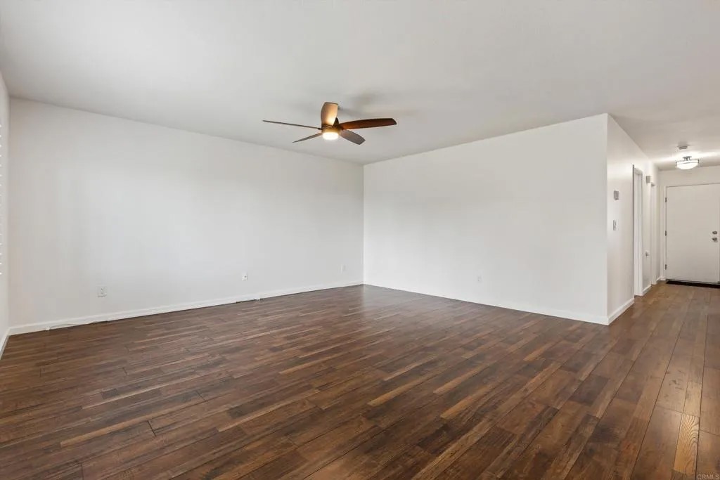4378 Dowitcher Way