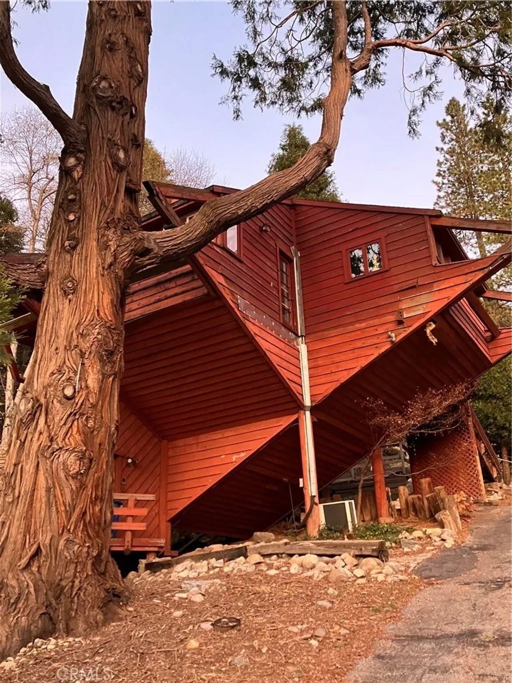 Photo of 23228 Brookside, Crestline, CA 92325 (MLS # IG26072278)