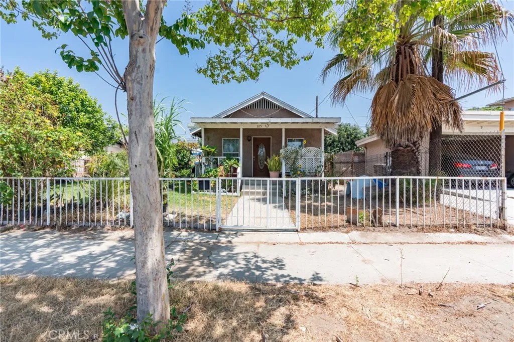 325 W Crescent Drive