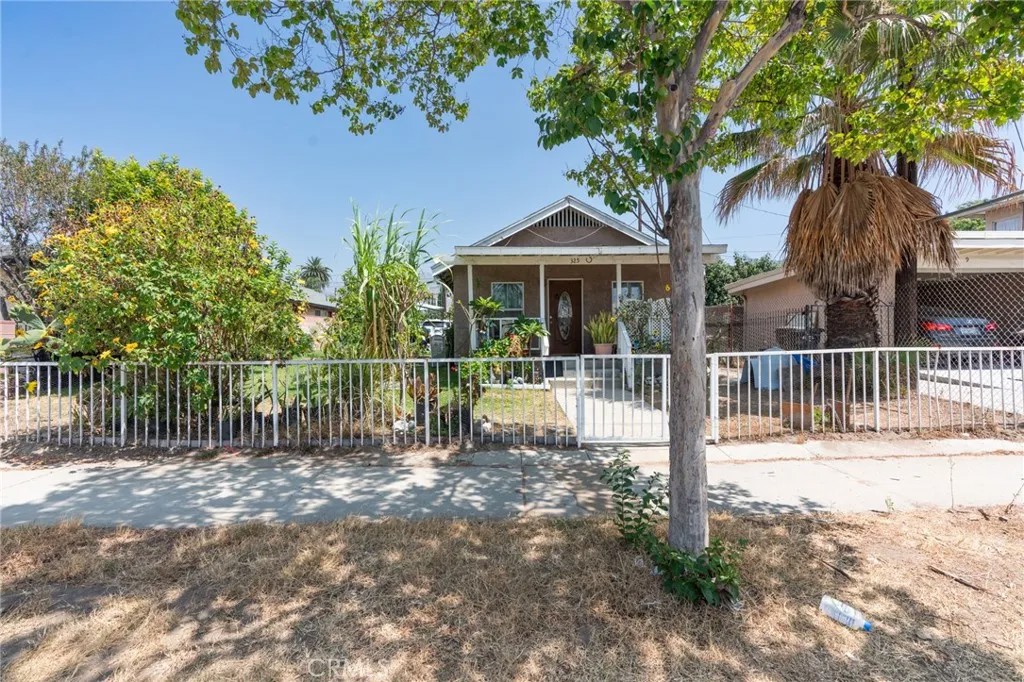 325 W Crescent Drive