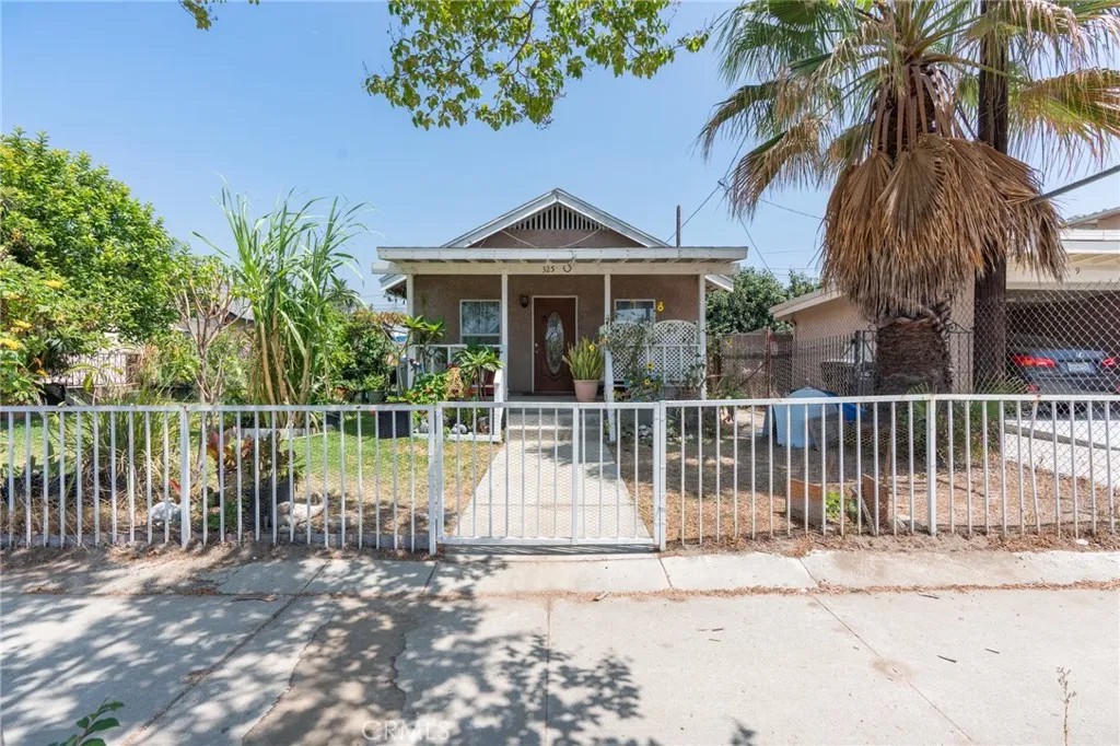 325 W Crescent Drive