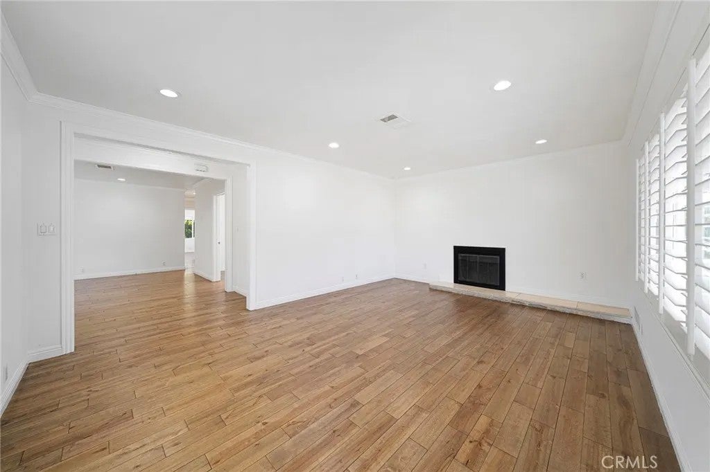 305 E Hellman Avenue
