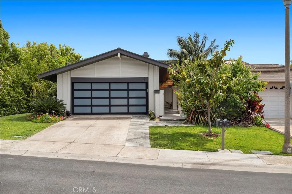 11 Mainsail Drive
