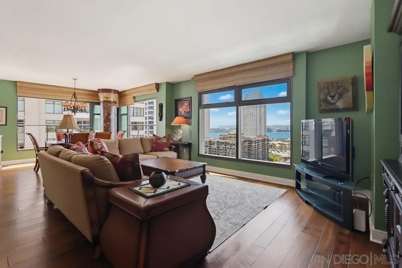 645 Front Street 1806