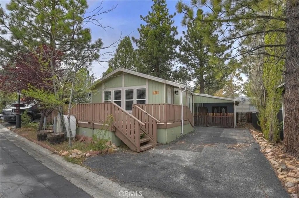 Photo of 391 Montclair Dr, Big Bear Lake, CA 92314 (MLS # IG26084073)