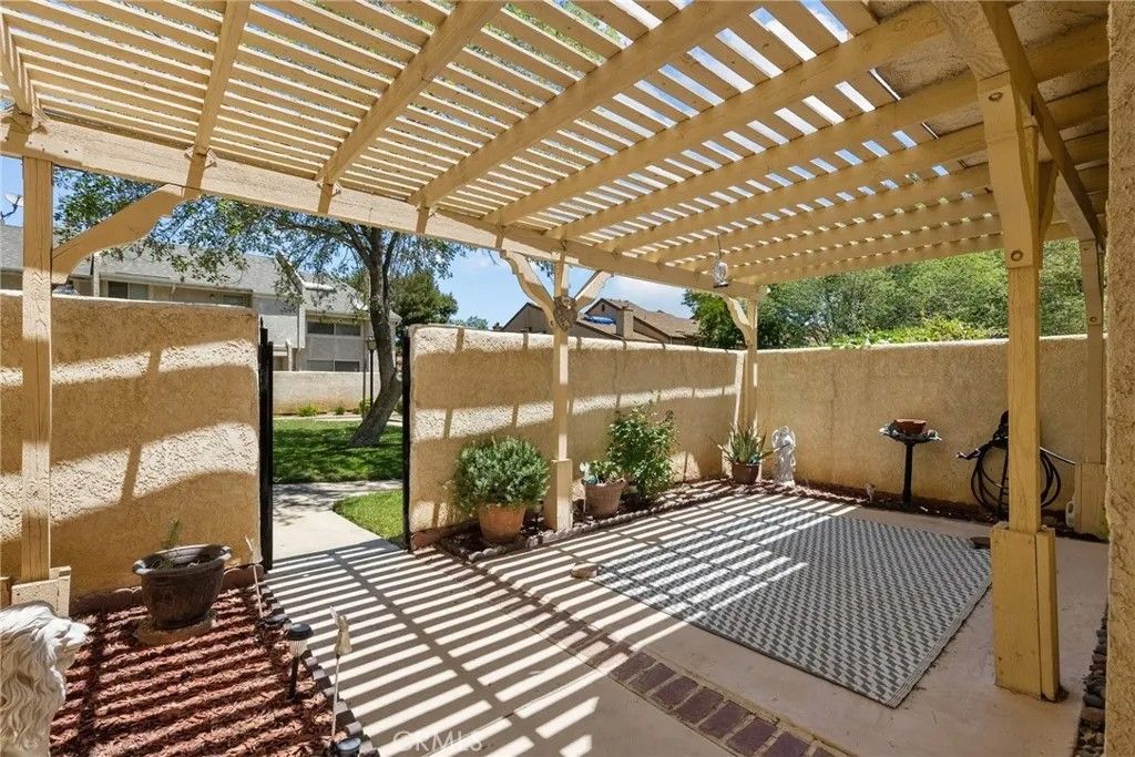 Photo of 1836 E Avenue J2 #5, Lancaster, CA 93535 (MLS # SR26069943)