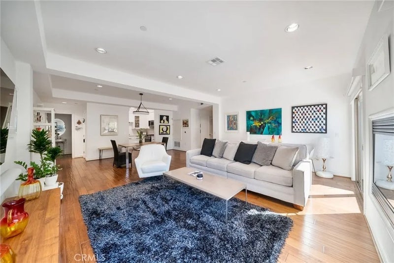 1410 N Curson Avenue 202