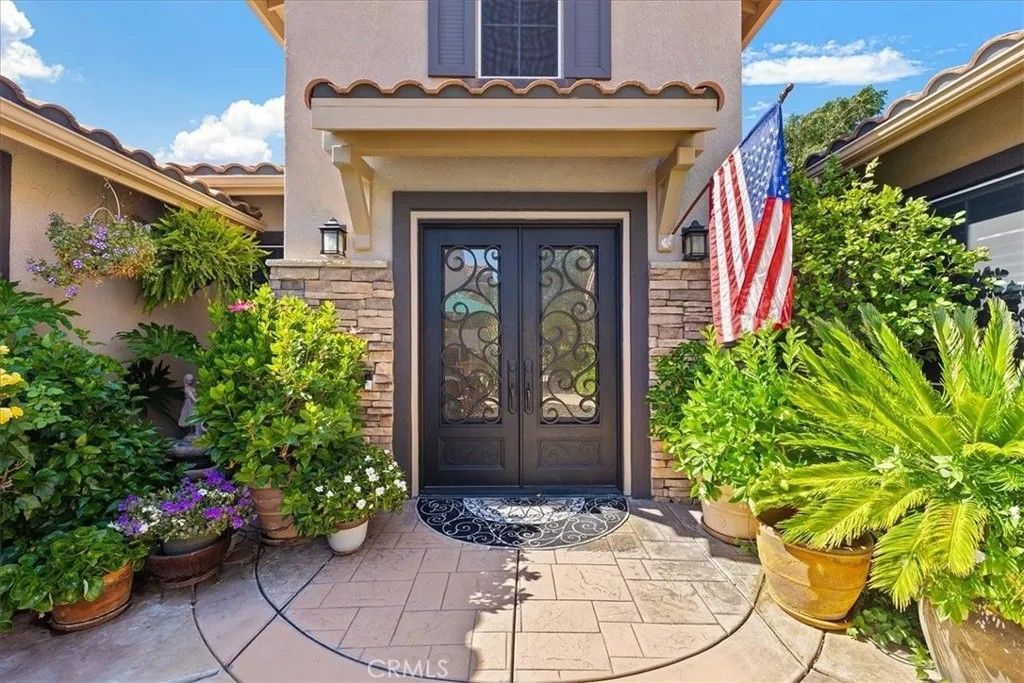 Photo of 42926 Joshua Tree Court, Murrieta, CA 92562 (MLS # SW25227656)