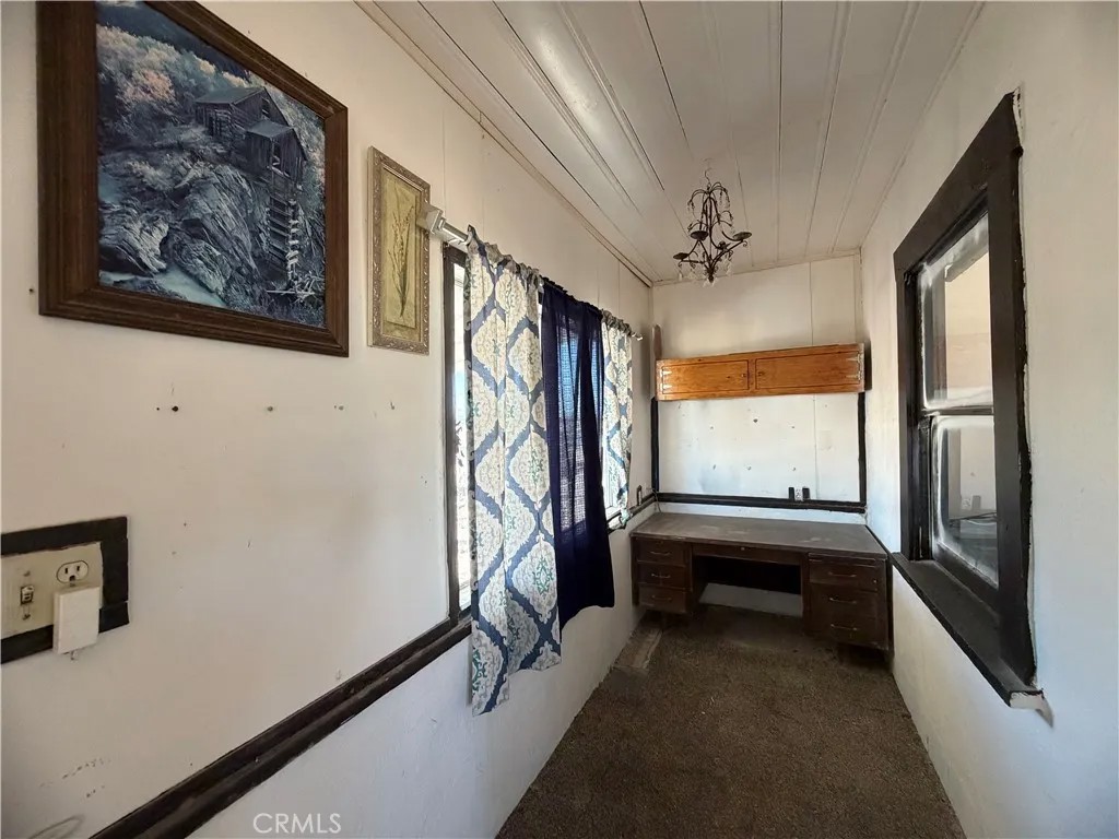 567 W Yermo