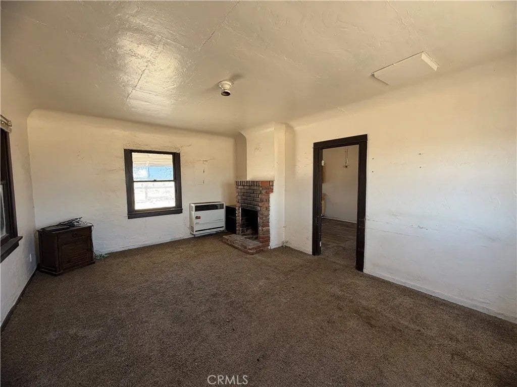 567 W Yermo