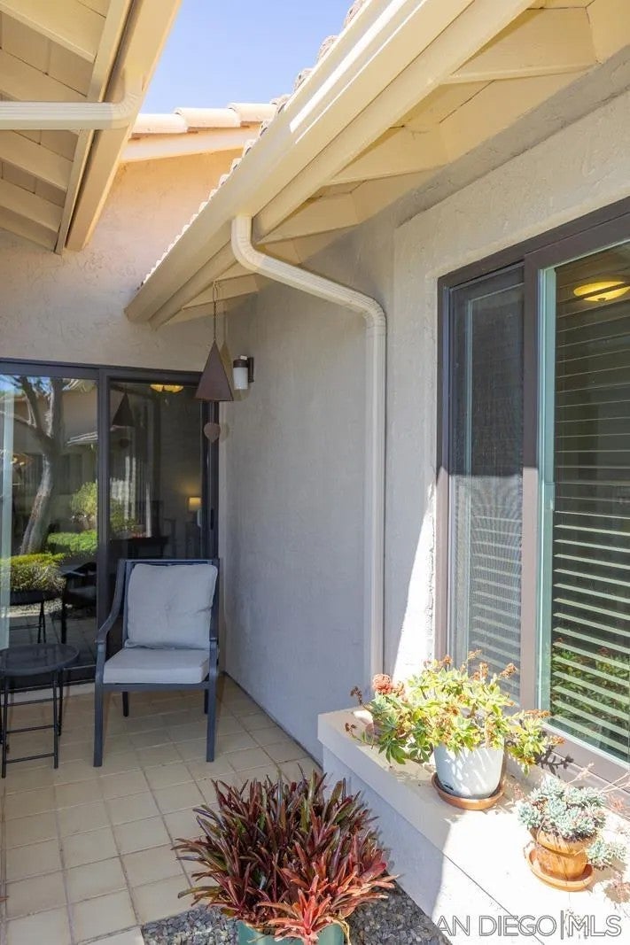 17959 Avenida Alozdra