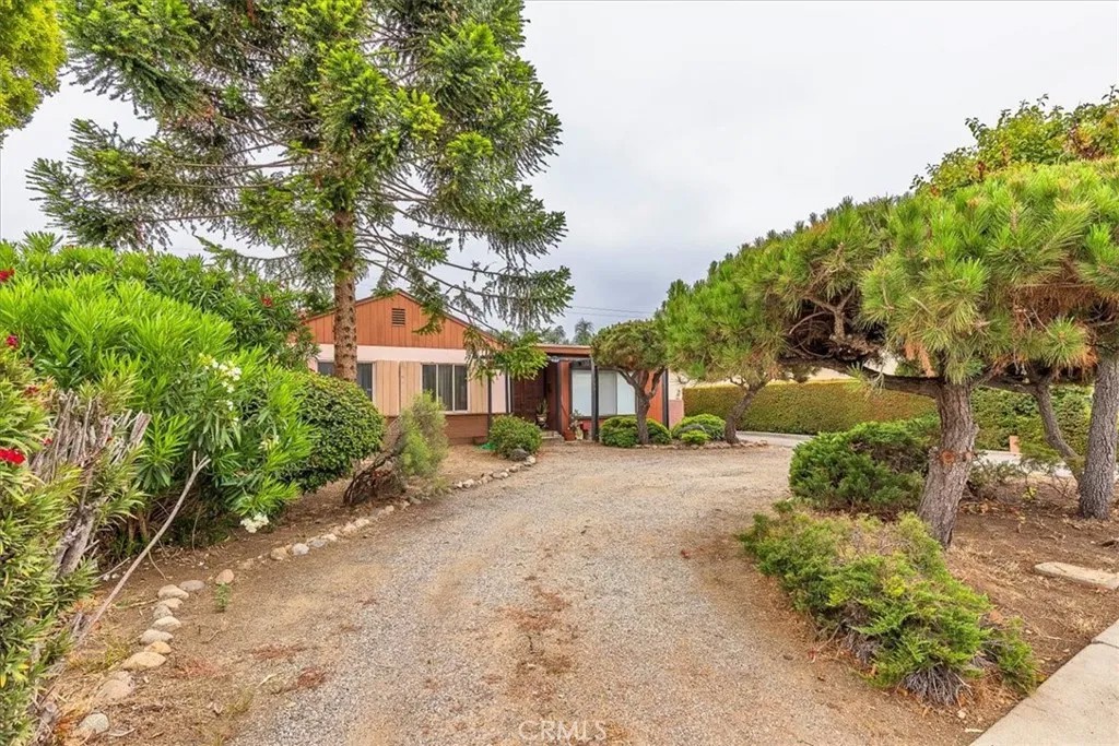 949 W Rosewood Court