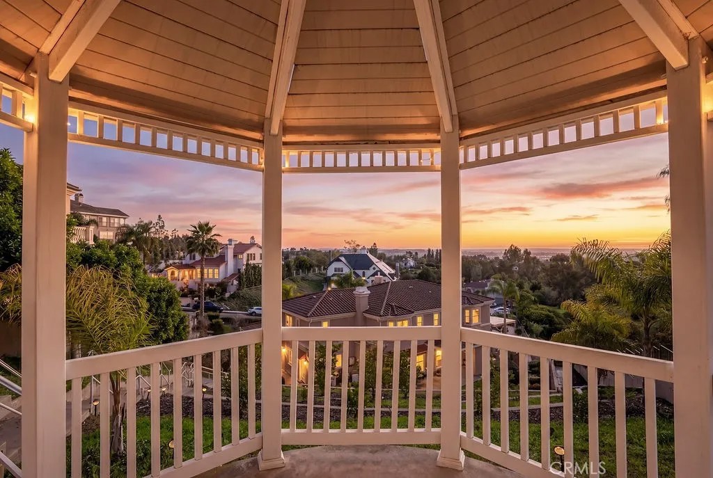 15841 Aurora Crest