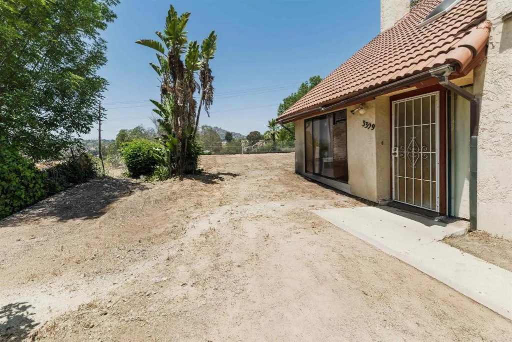 3329 Mandy Lane