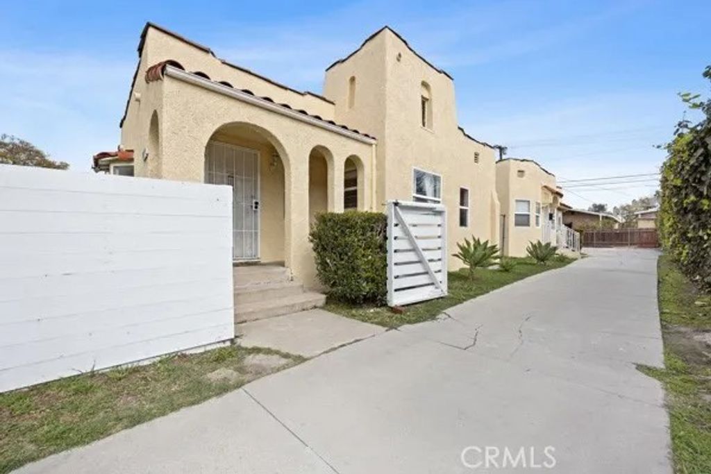 Photo of 2210 Clyde, Los Angeles, CA 90016 (MLS # SR25278433)