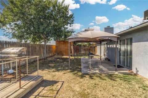 Tiny photo for 1401 Candace Ave, Bakersfield, CA 93307 (MLS # NS25244236)