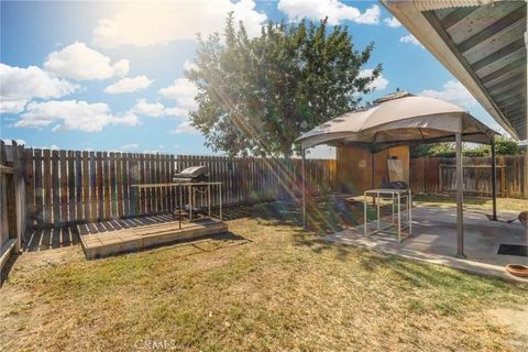 Tiny photo for 1401 Candace Ave, Bakersfield, CA 93307 (MLS # NS25244236)