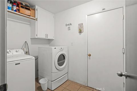 Tiny photo for 1401 Candace Ave, Bakersfield, CA 93307 (MLS # NS25244236)