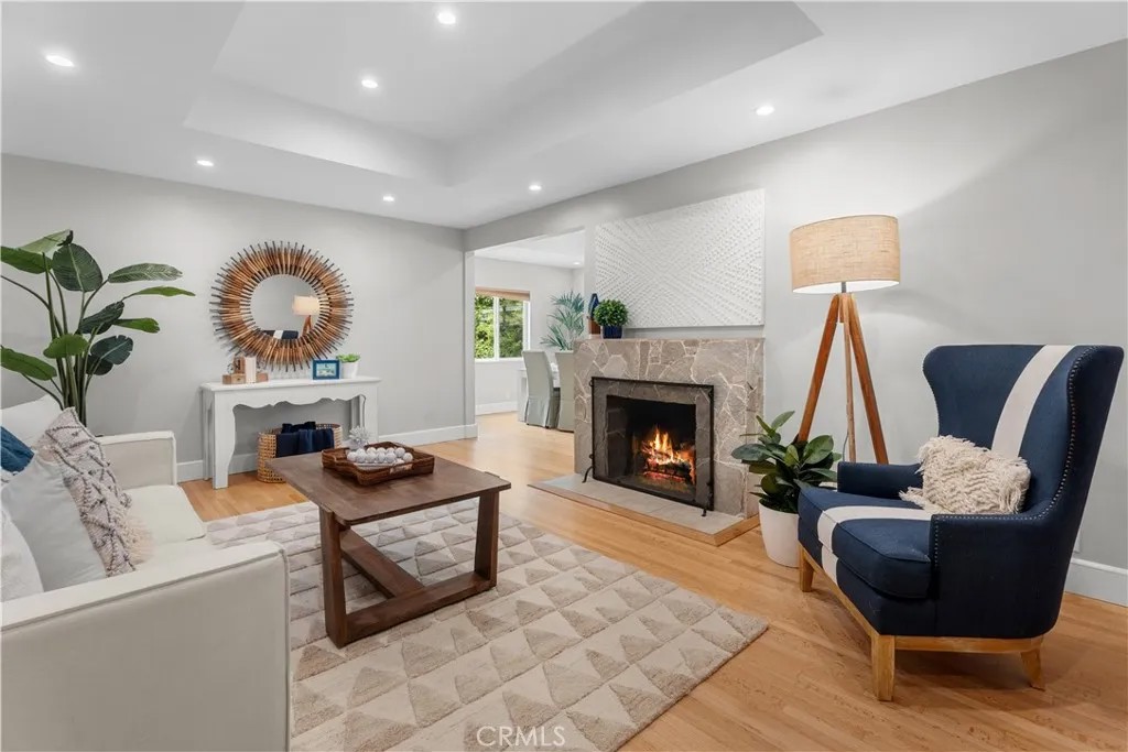 929 Lomita