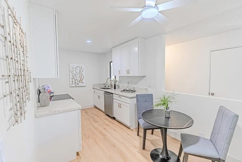 634 8th St. 8