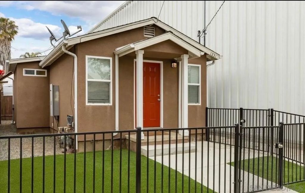 Photo of 1231-33 Hoover Ave, National City, CA 91950 (MLS # 260005273)