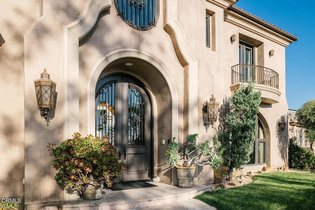 2330 Crystal Lane