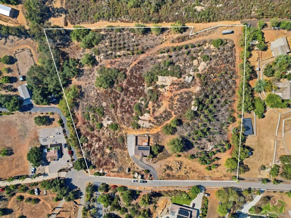 Photo of 12657 Via La Mirada, Valley Center, CA 92082 (MLS # 260016928)