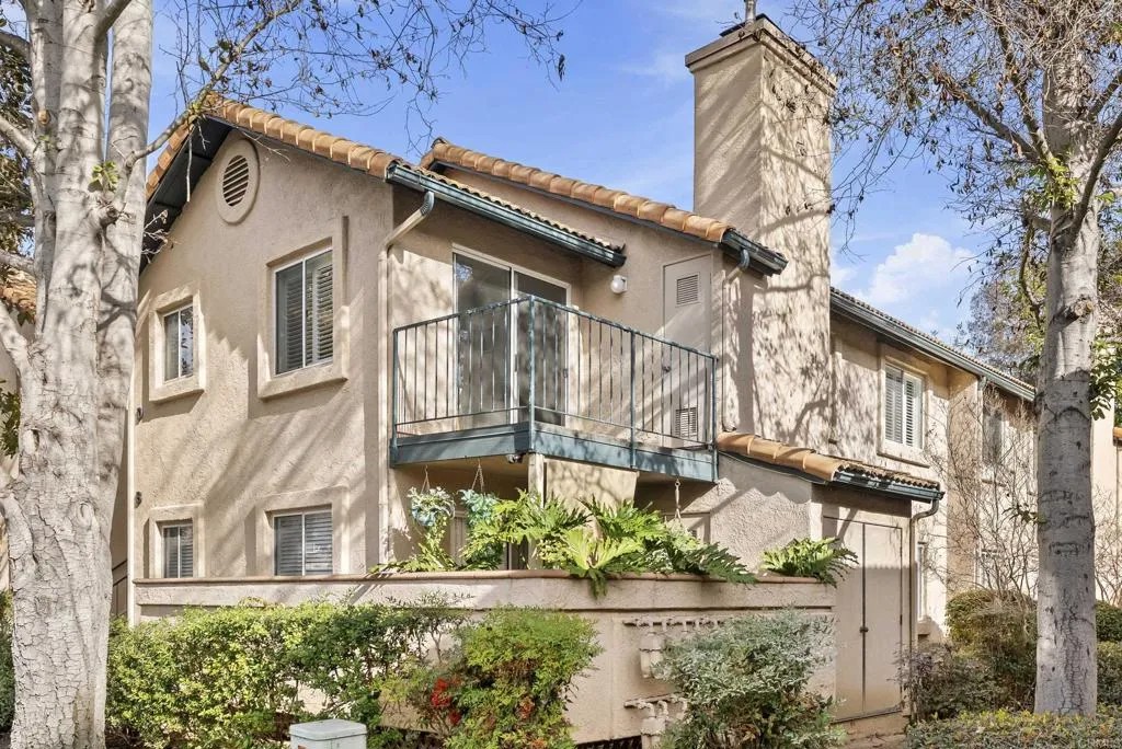 11325 Avenida De Los Lobos Unit D