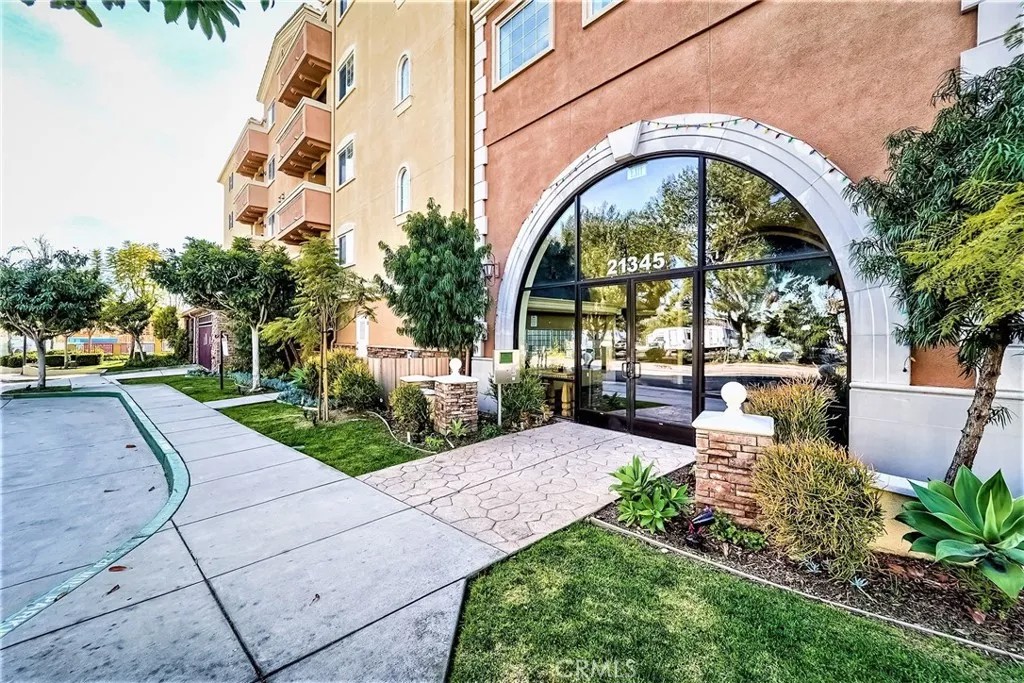 21345 Hawthorne Boulevard 421