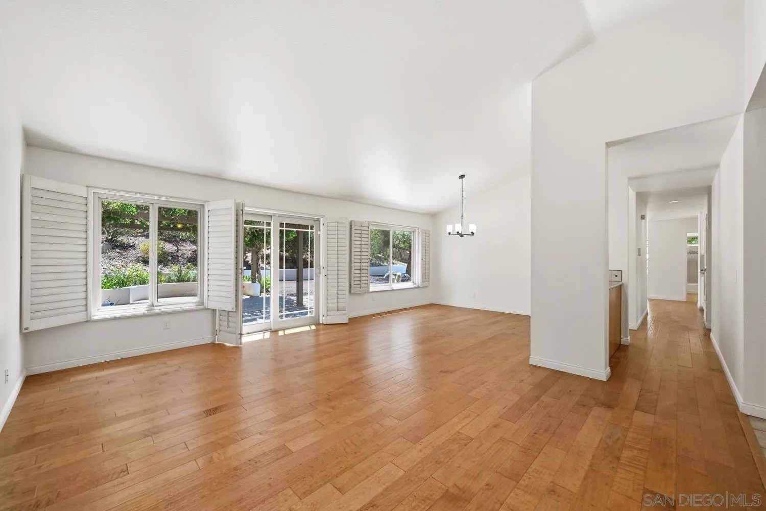 16490 Bridlewood