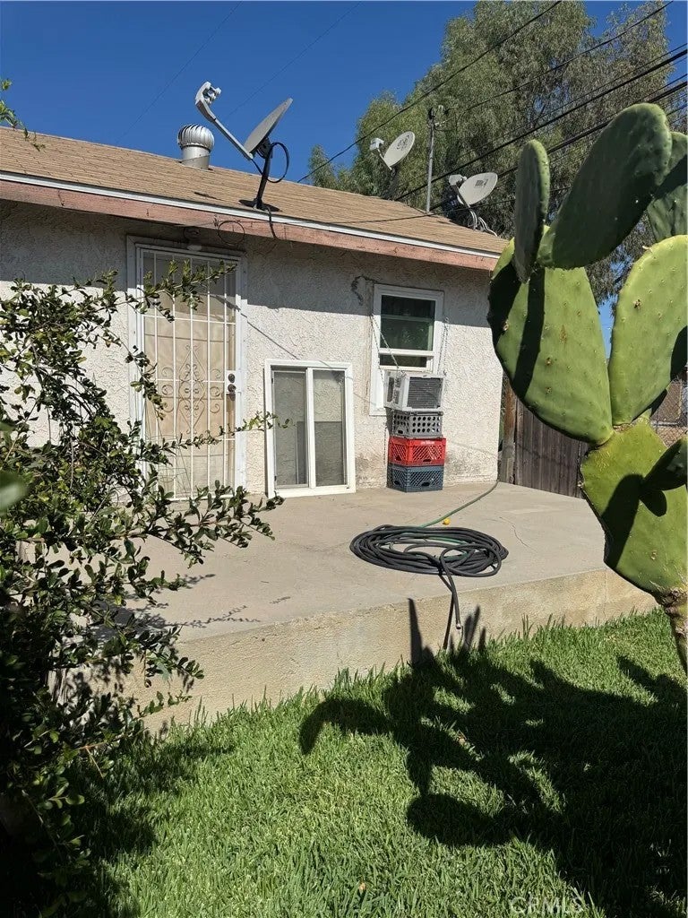 174 E 11th