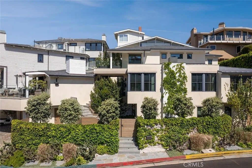 Photo of 27 Emerald Bay, Laguna Beach, CA 92651 (MLS # LG26042443)