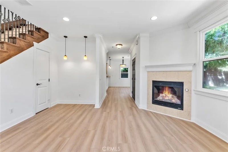 1590 Locust