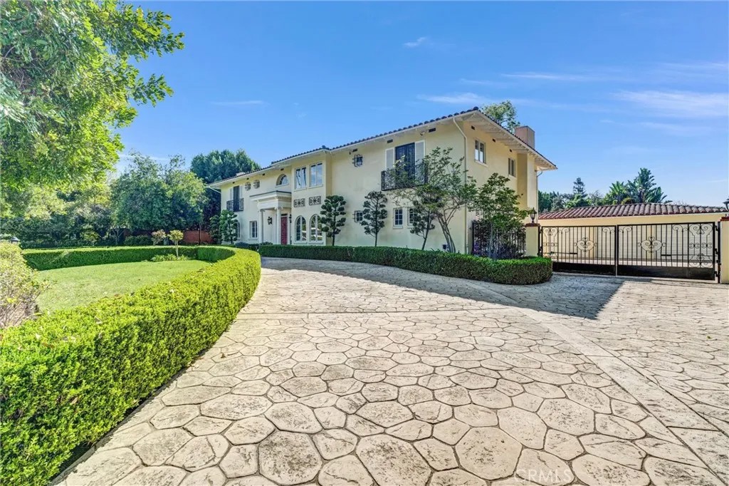 2290 Lombardy