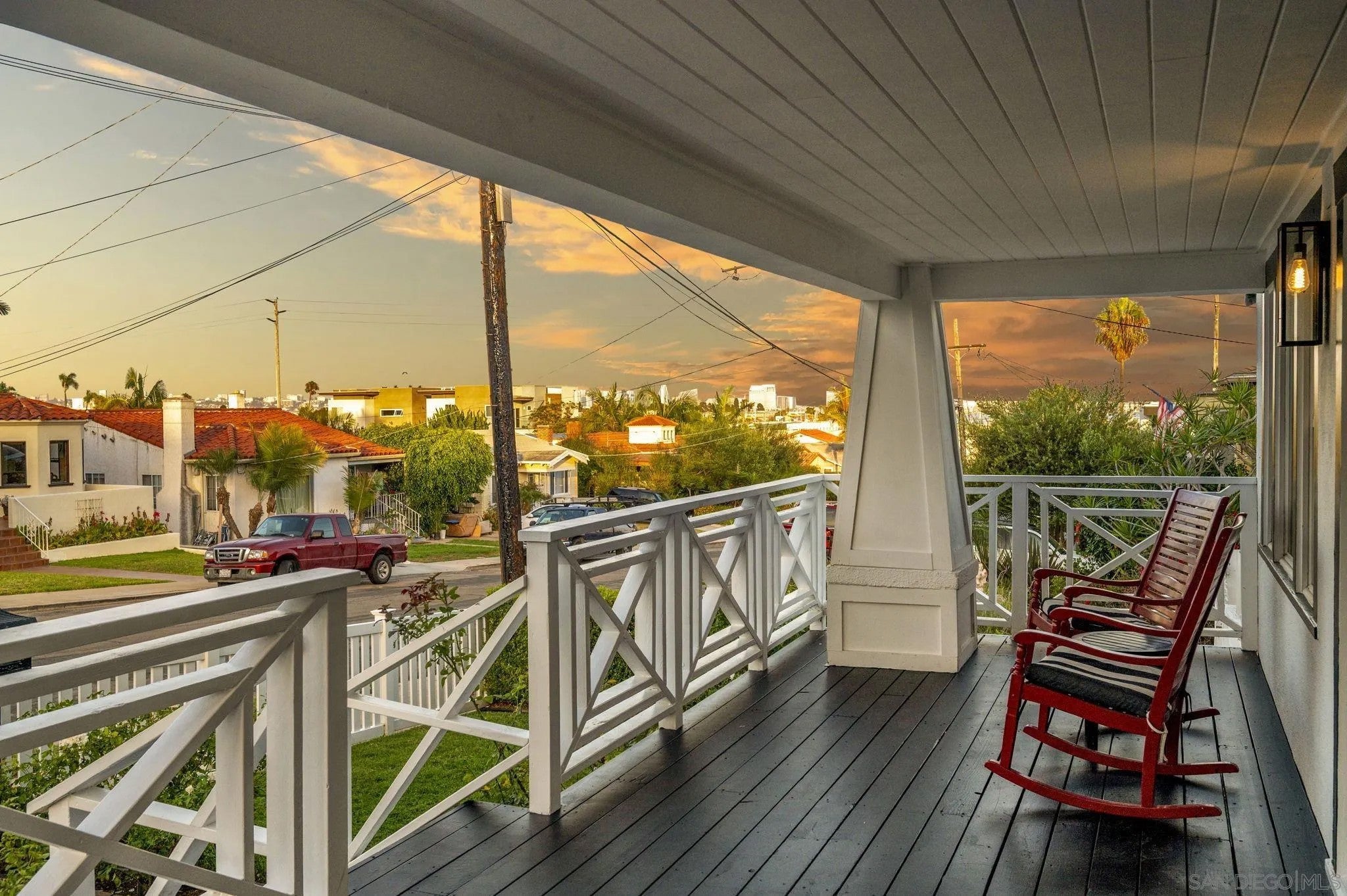 3235 Fenelon