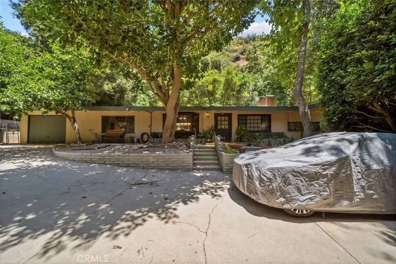 2900 Mandeville Canyon