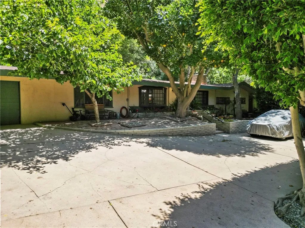 2900 Mandeville Canyon